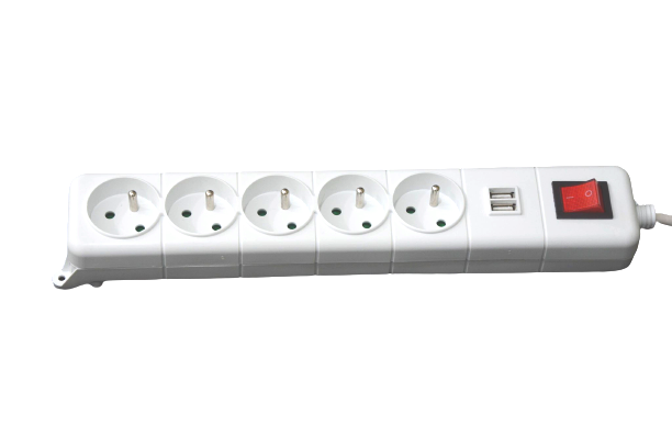 Bloc multiprise 5 prises + prise USB – Image 2